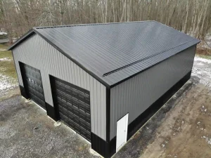 Black and grey pole barn garage by Stately Post Frame in Clarence, NY.