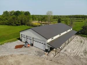 Extra large pole barn garage by Stately Builders in Lockport, NY.