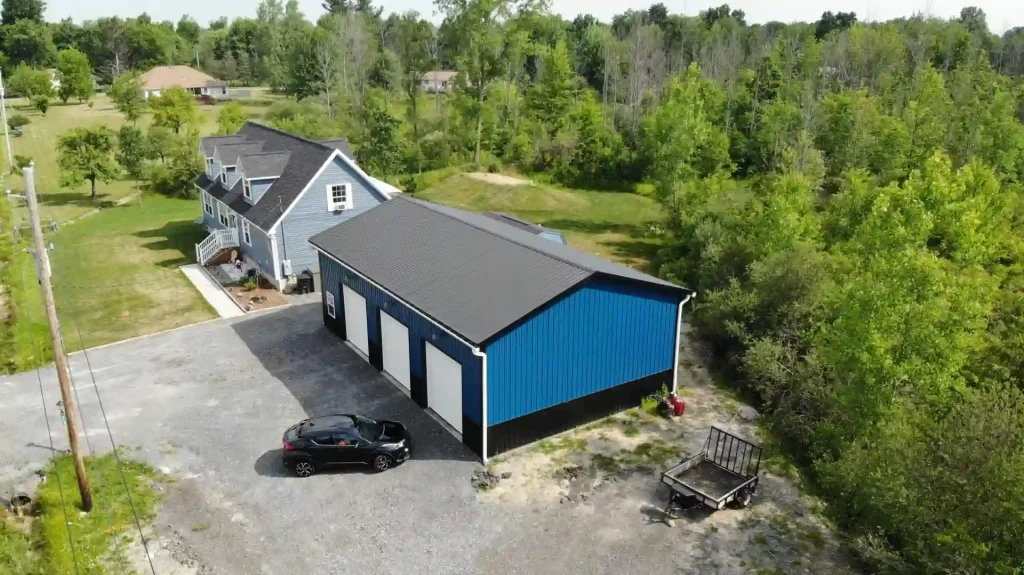 Large garage pole barn by Stately Post Frame in Clarence, NY.