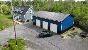 Large garage pole barn by Stately Post Frame in Clarence, NY.