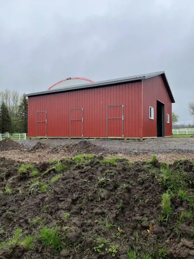 Equestrian horse stable pole barn by Stately Post Frame in Clarence Center, NY.