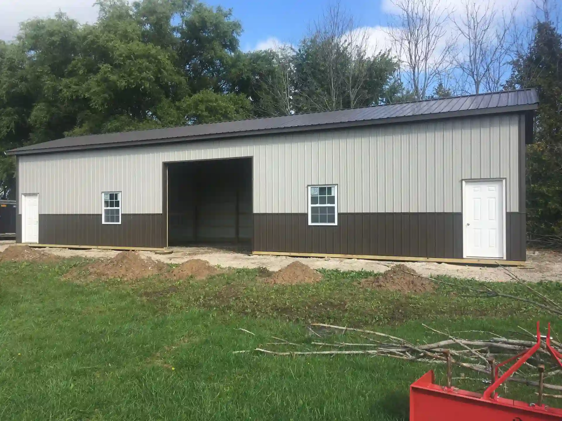 Tandem pole barn garage by Stately Post Frame in Clarence, NY.