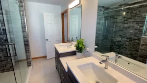 Modern master bethroom by Stately General Contracting in Williamsville, NY.