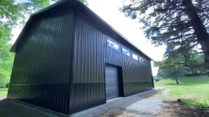 A stylish pole barn garage by Stately Builders in Lockport, NY.
