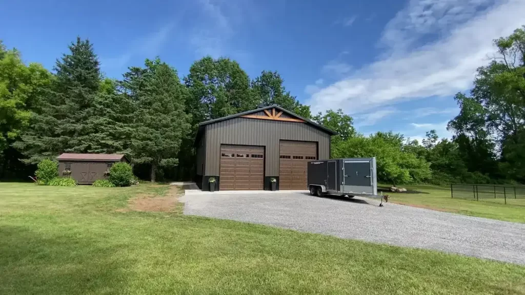 A stylish pole barn garage by Stately Builders in Lockport, NY.