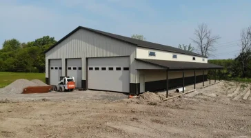 Extra large pole barn garage by Stately Builders in Lockport, NY.