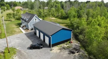 Large garage pole barn by Stately Post Frame in Clarence, NY.