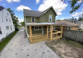 Covered deck by Stately General Contracting in Buffalo, NY.