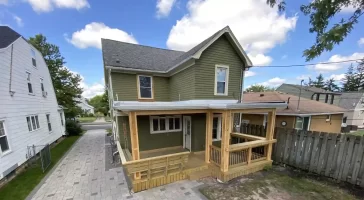 Covered deck by Stately General Contracting in Buffalo, NY.